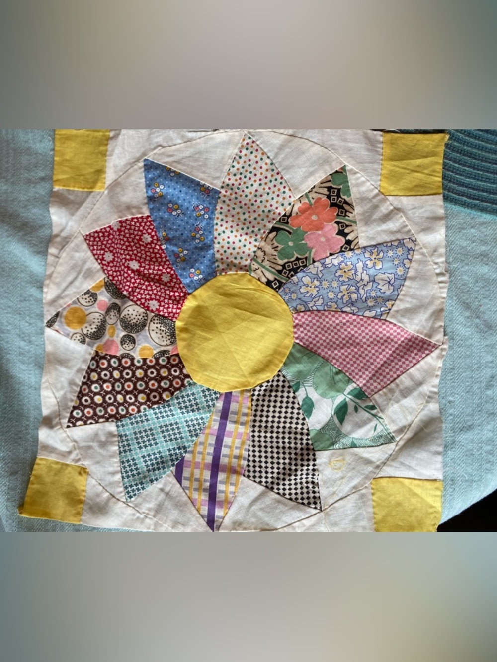 Vintage Antique 30’s Daisy Quilt Block Florals